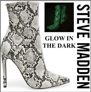 steve Madden snake print booties pointy boots